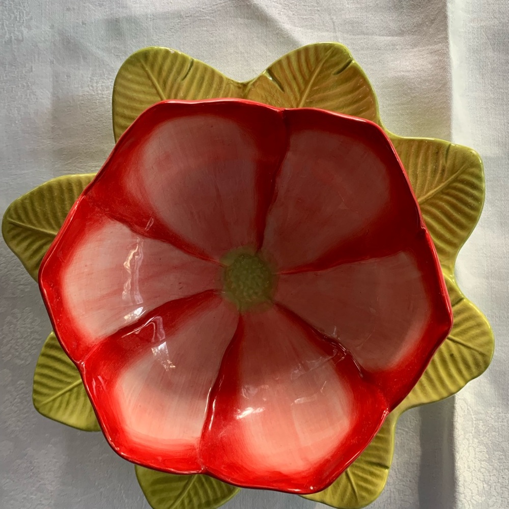 Bowl and matching plate “Poppy” by Nanette Vacher for Ambience Collections
